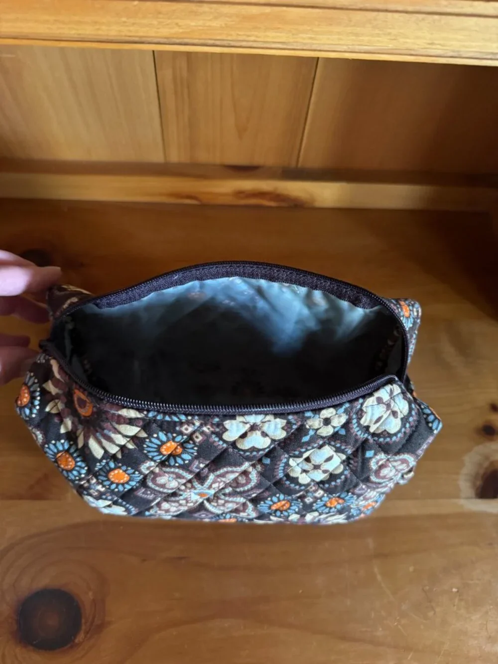 NWOT Vera Bradley Retro Floral Print Zip Close PVC Lined Quilted Cosmetic Case